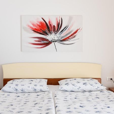 Guest House Marica 로비니 외부 사진