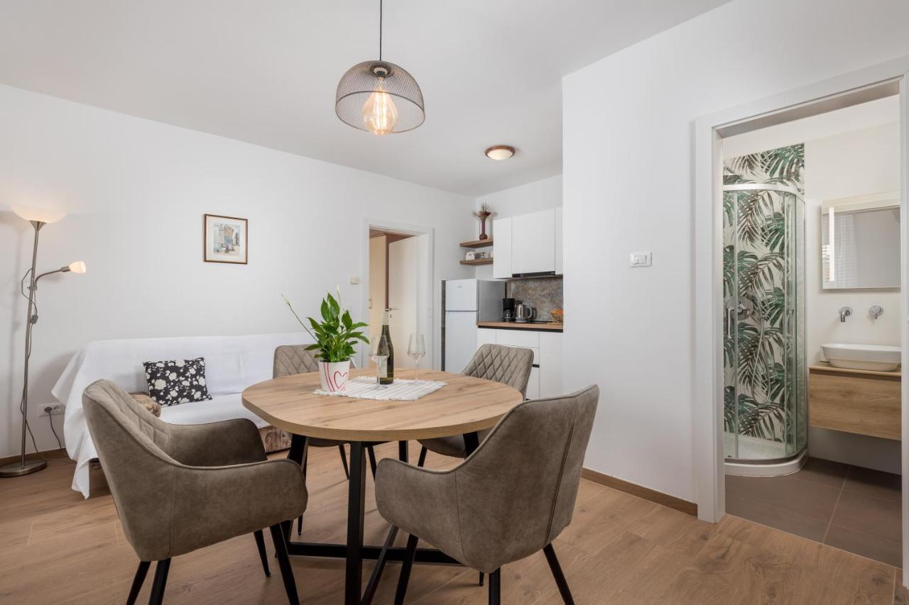 Guest House Marica 로비니 외부 사진