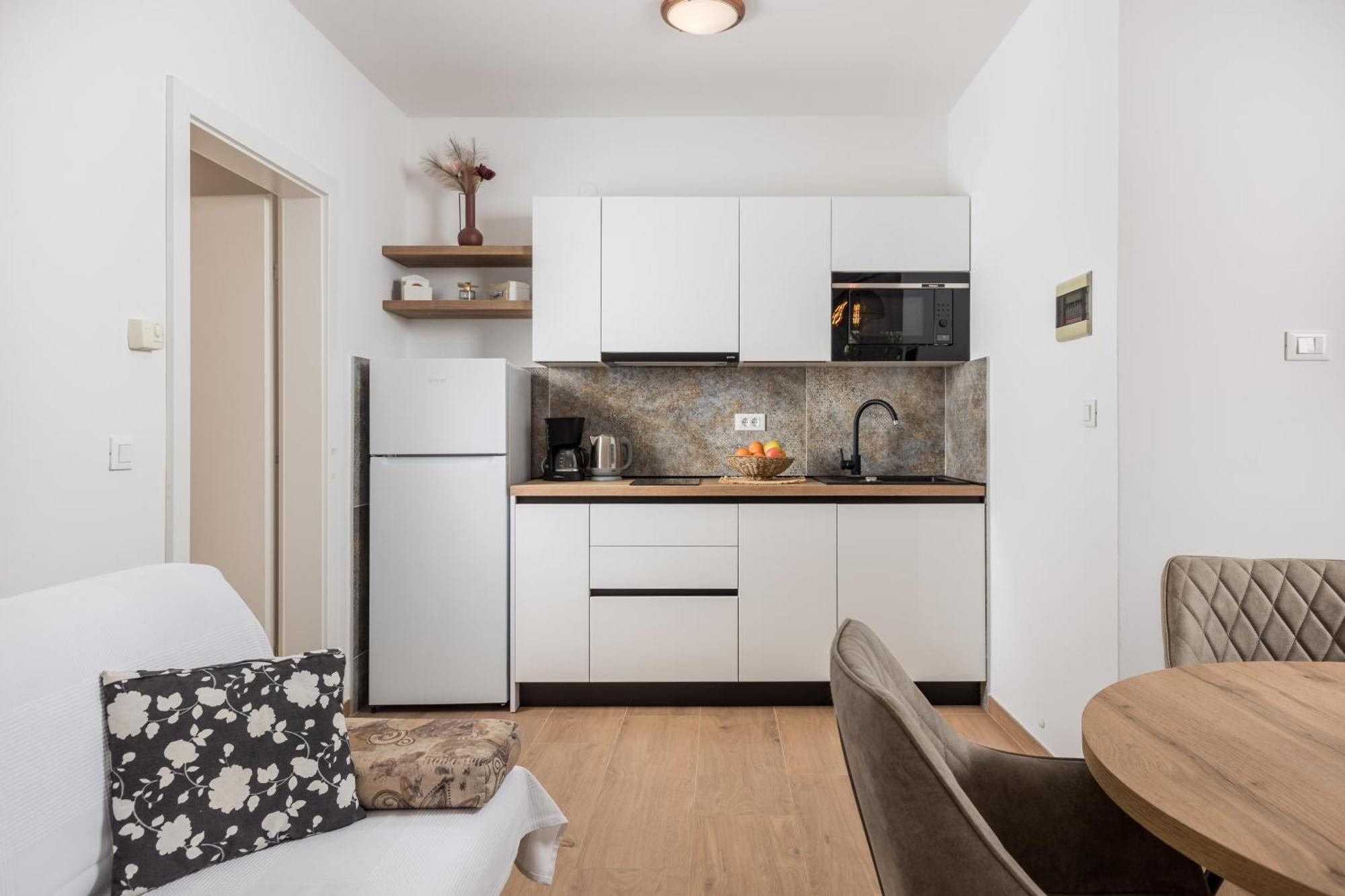 Guest House Marica 로비니 외부 사진