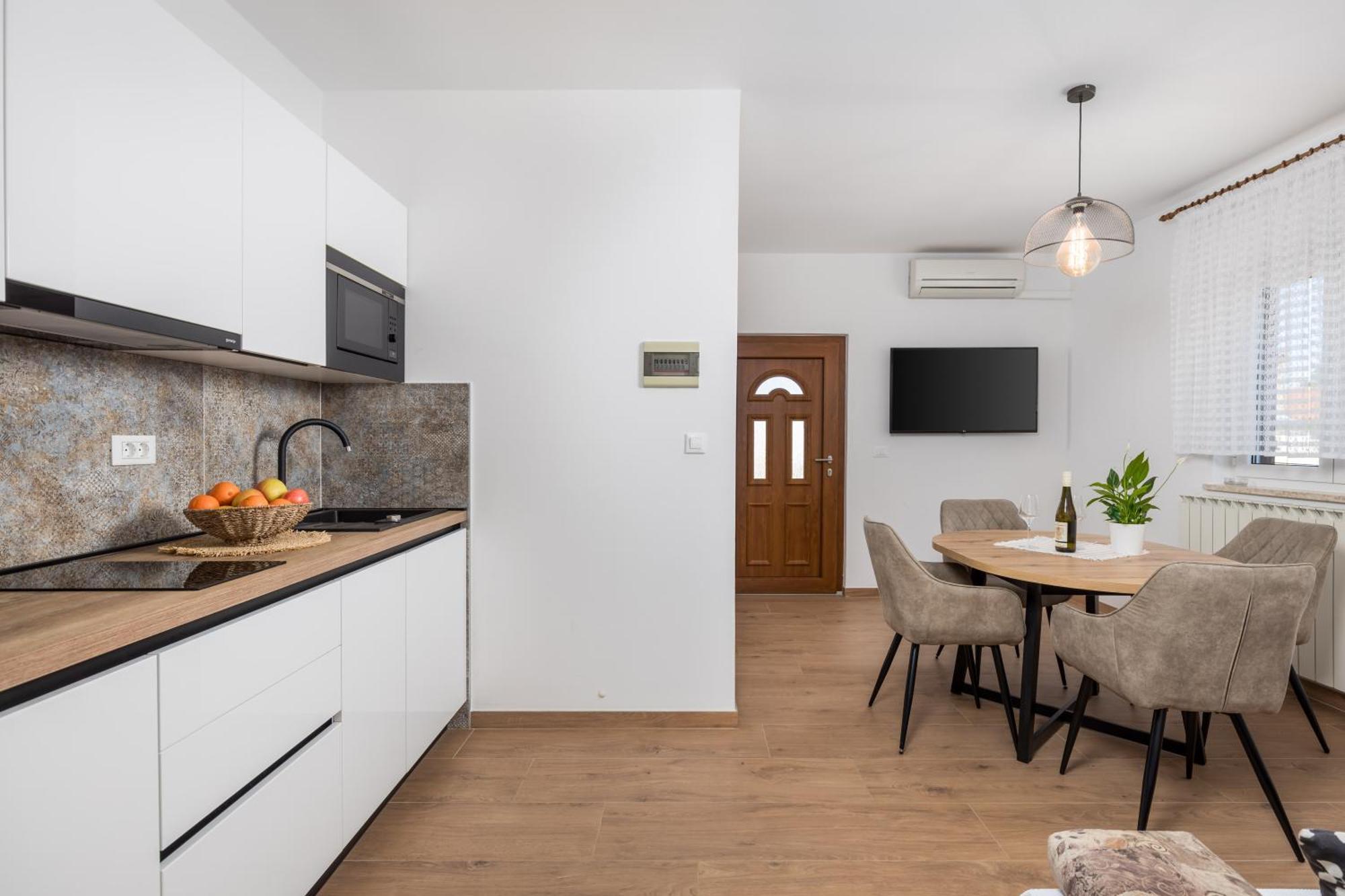 Guest House Marica 로비니 외부 사진