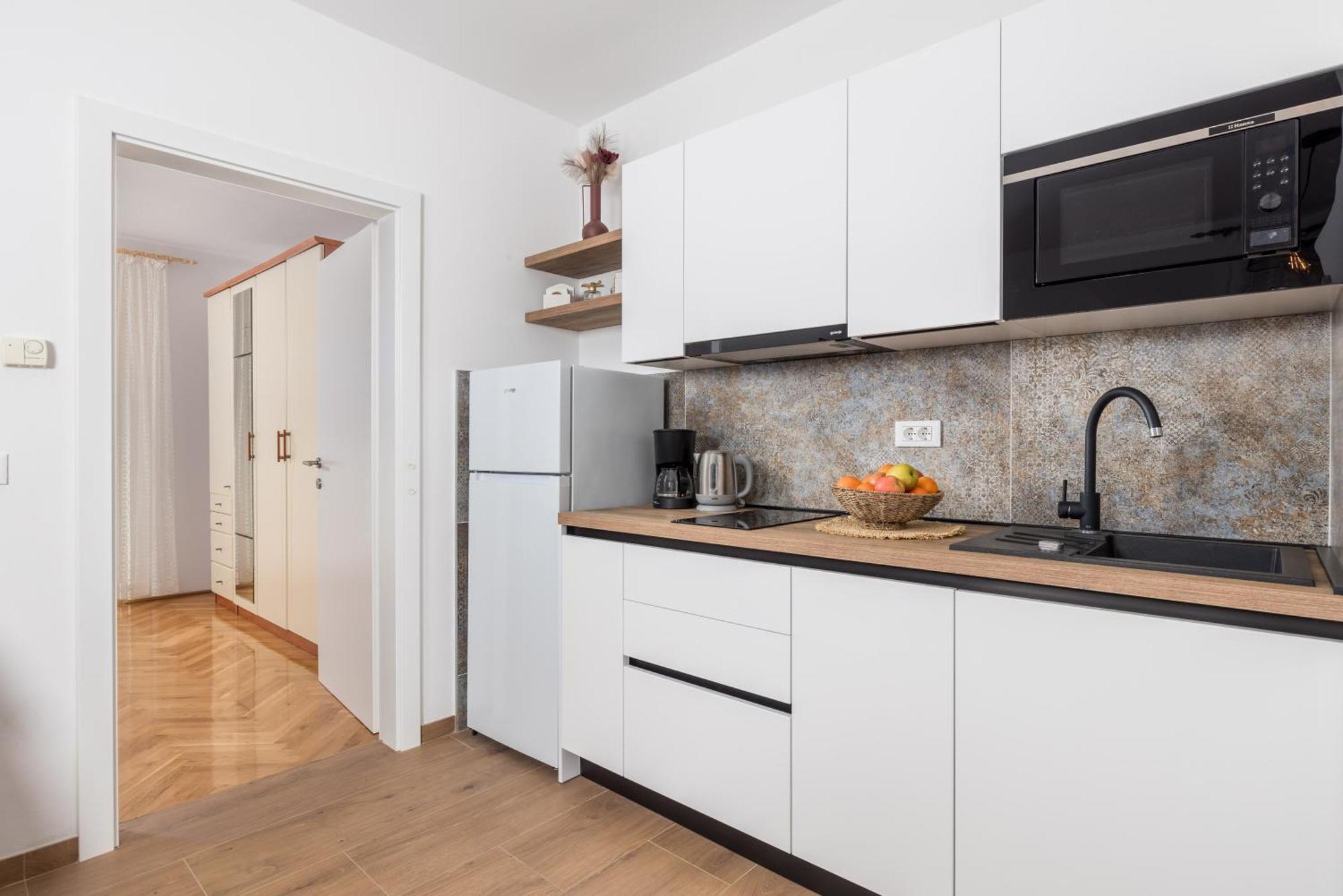 Guest House Marica 로비니 외부 사진