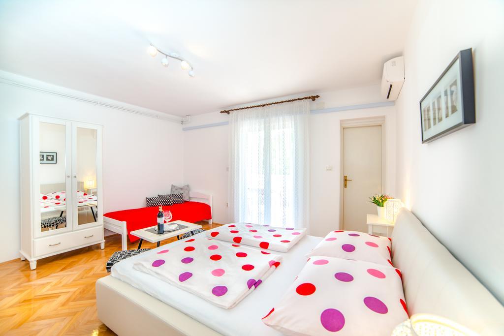 Guest House Marica 로비니 외부 사진