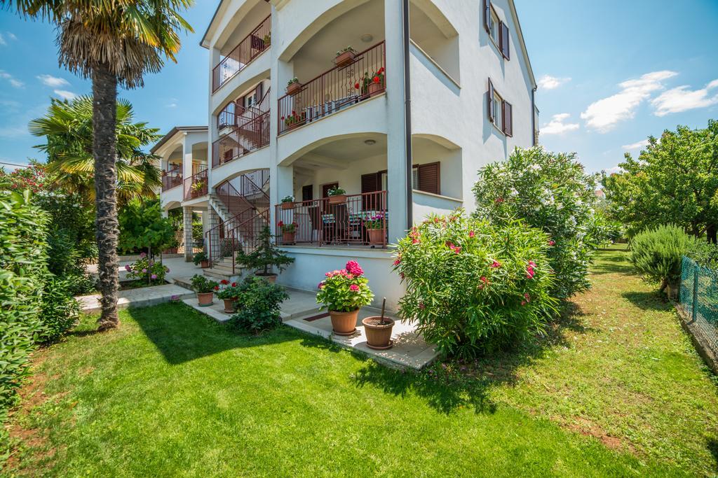 Guest House Marica 로비니 외부 사진