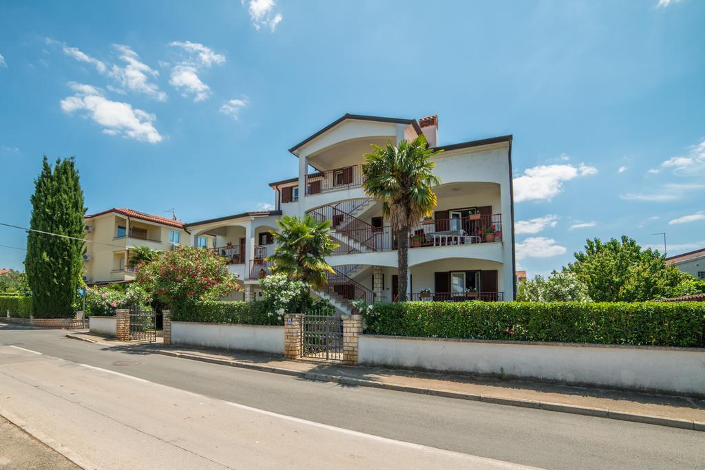 Guest House Marica 로비니 외부 사진