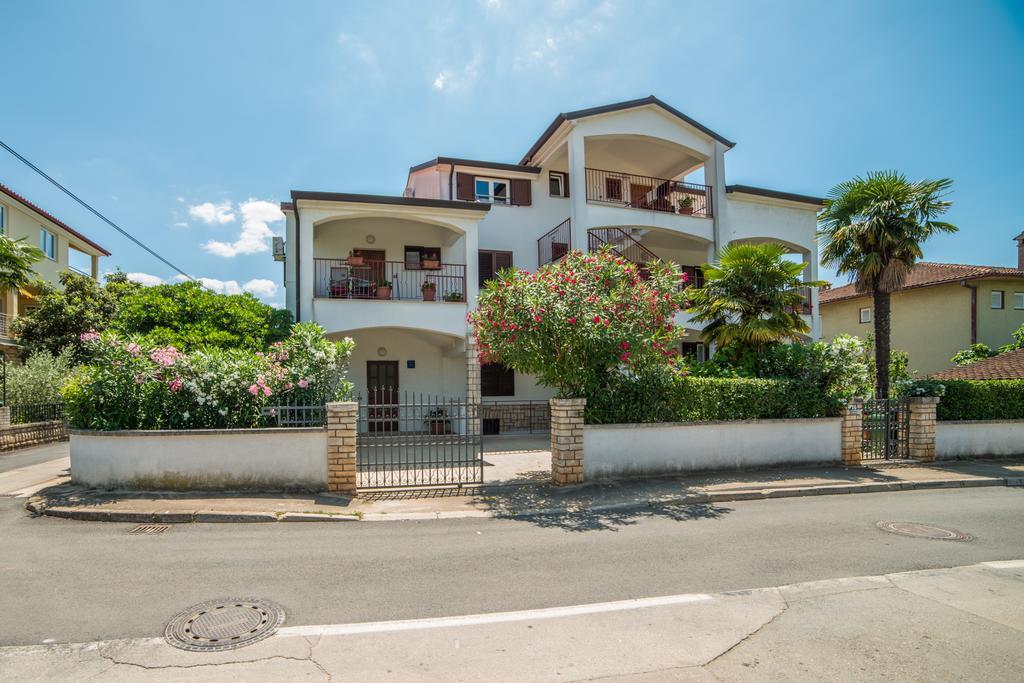 Guest House Marica 로비니 외부 사진